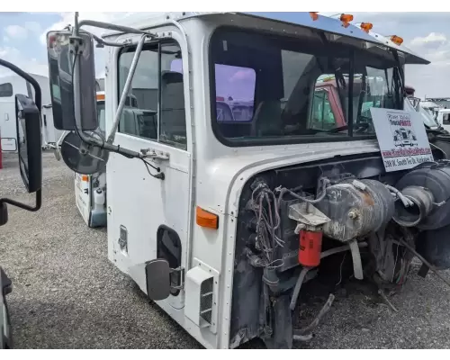 International 9200 Cab