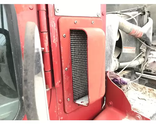 International 9200 Cowl