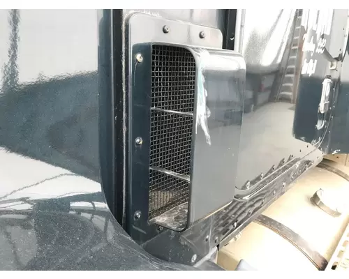 International 9200 Cowl