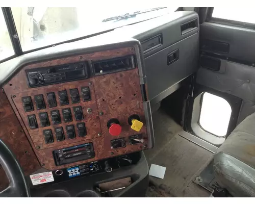 International 9200 Dash Assembly