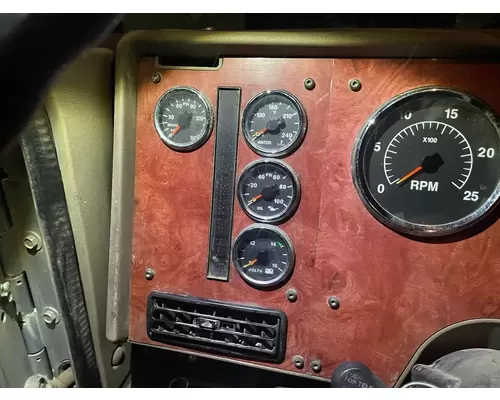 International 9200 Dash Assembly