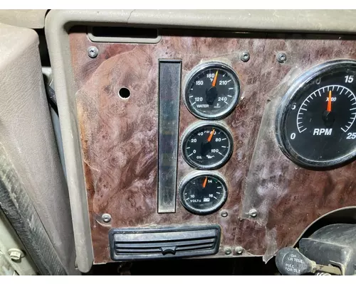 International 9200 Dash Assembly