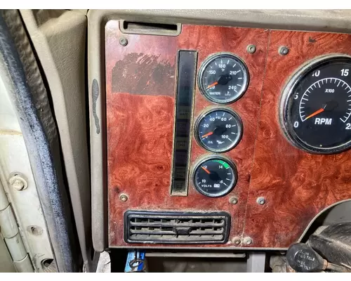 International 9200 Dash Assembly