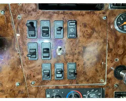 International 9200 Dash Assembly