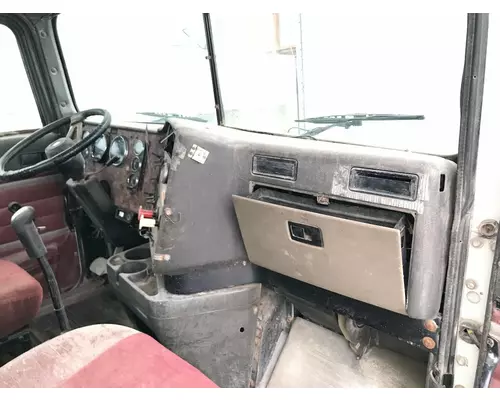 International 9200 Dash Assembly