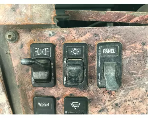 International 9200 Dash Assembly
