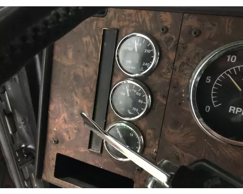 International 9200 Dash Assembly