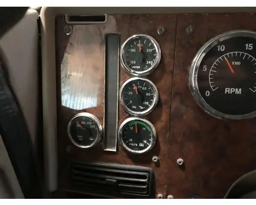 International 9200 Dash Assembly