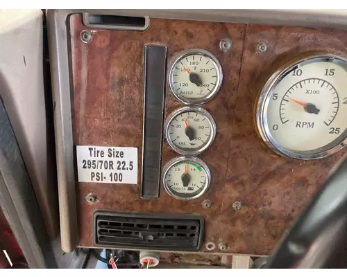 International 9200 Dash Assembly