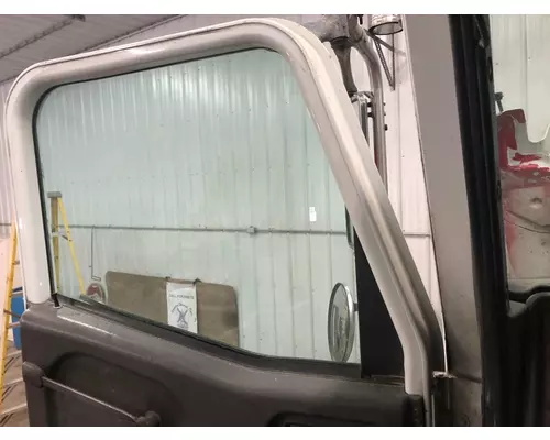 International 9200 Door Glass, Front