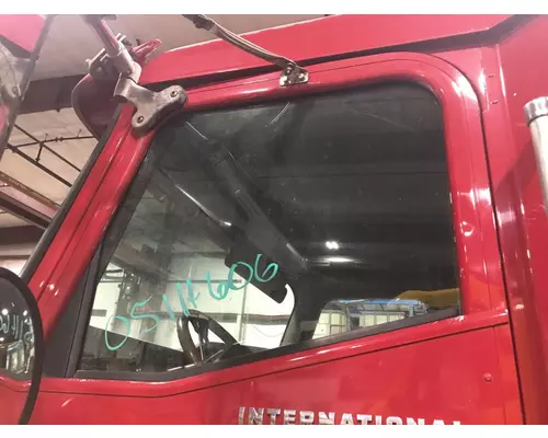 International 9200 Door Glass, Front