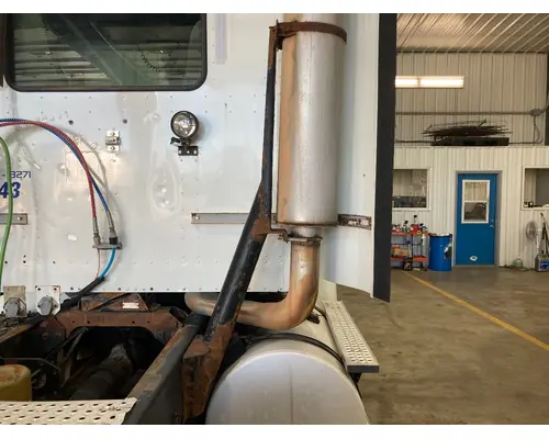 International 9200 Exhaust Assembly