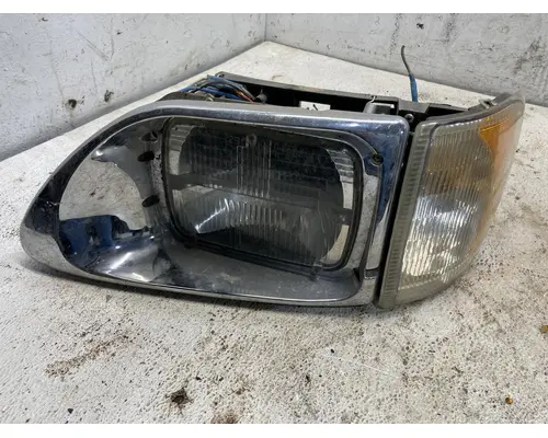 International 9200 Headlamp Assembly