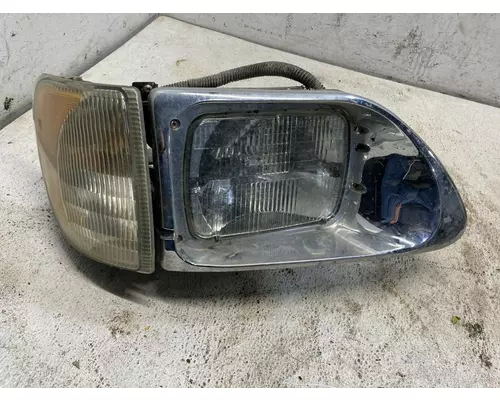 International 9200 Headlamp Assembly