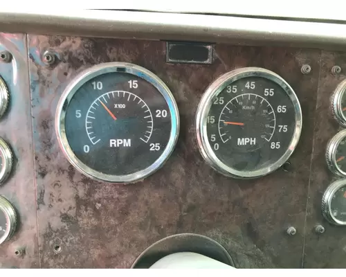 International 9200 Instrument Cluster