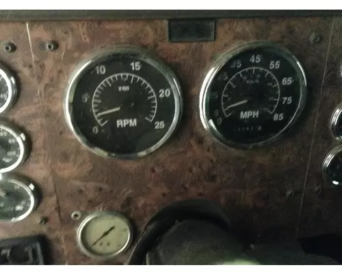 International 9200 Instrument Cluster