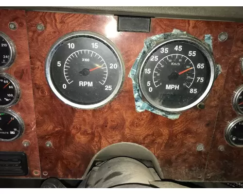 International 9200 Instrument Cluster