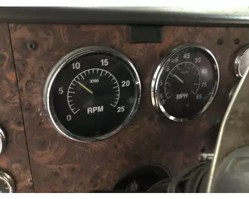 International 9200 Instrument Cluster