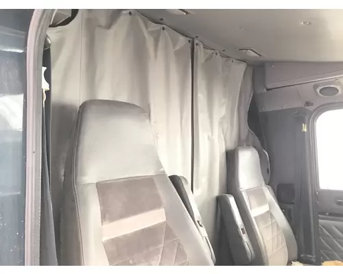 International 9200 Interior Curtains