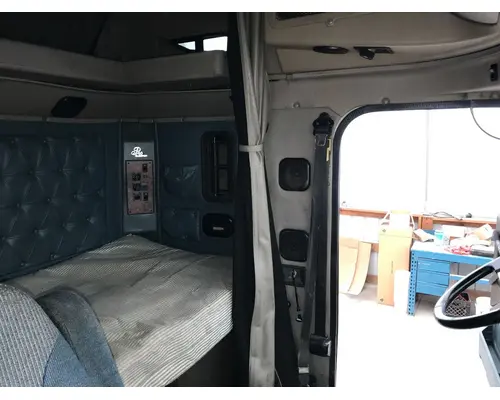 International 9200 Interior Curtains