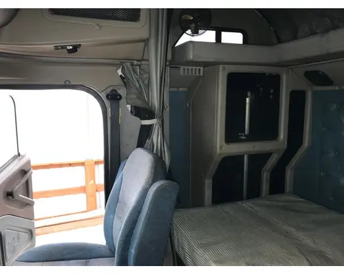 International 9200 Interior Curtains