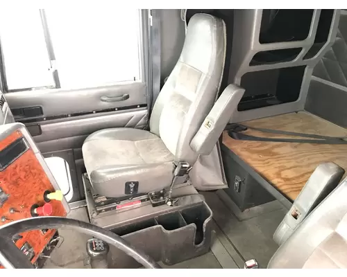 International 9200 Seat (non-Suspension)