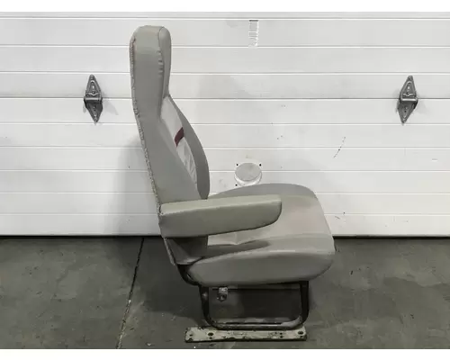 International 9200 Seat (non-Suspension)