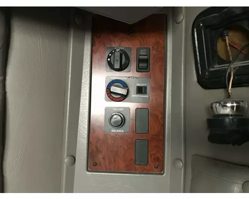 International 9200 Sleeper Controls