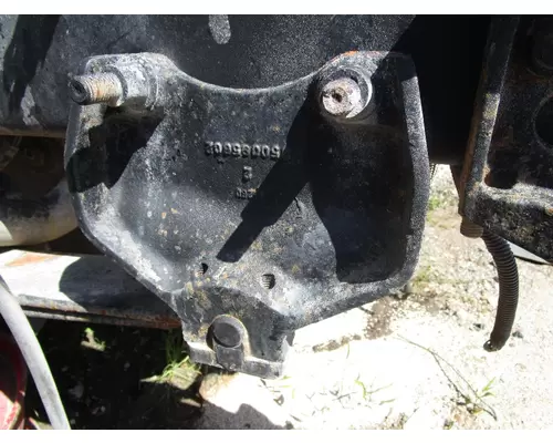 Spring Hanger INTERNATIONAL 9200 Tim Jordan's Truck Parts, Inc.
