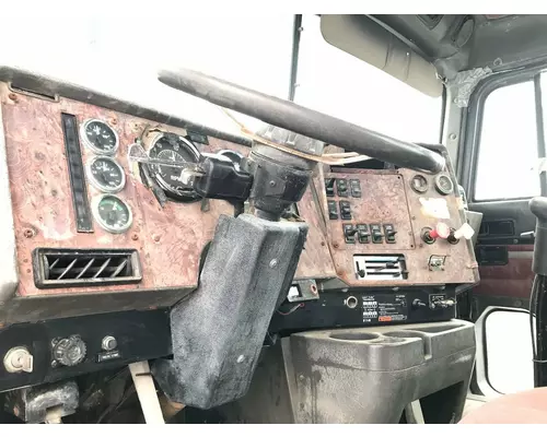 International 9200 Steering Column