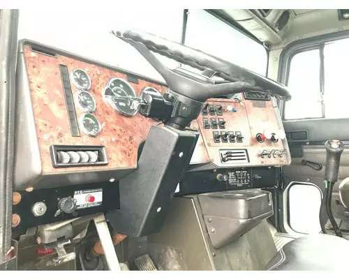 International 9200 Steering Column