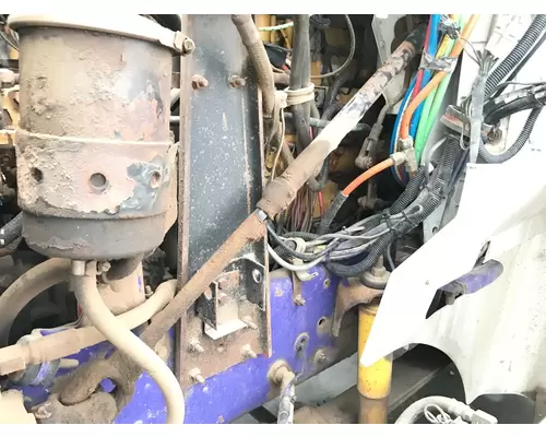 International 9200 Steering or Suspension Parts, Misc.