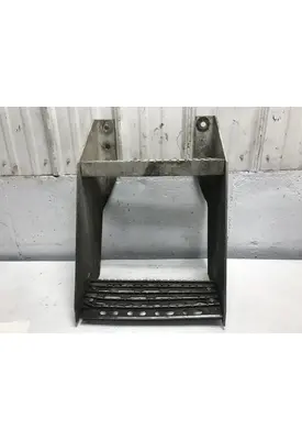 International 9200 Step (Fuel Tank, Fairing