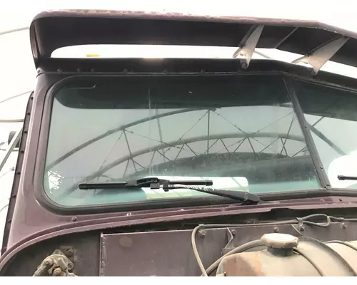 International 9200 Windshield Glass