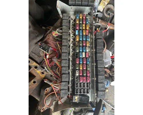 Fuse Box INTERNATIONAL 9200I Truck Salvage International Inc