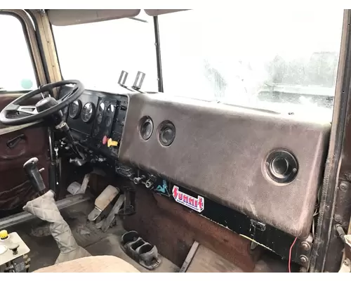 International 9300 Dash Assembly