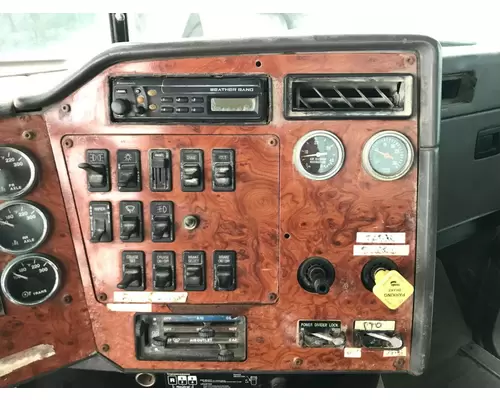 International 9300 Dash Assembly