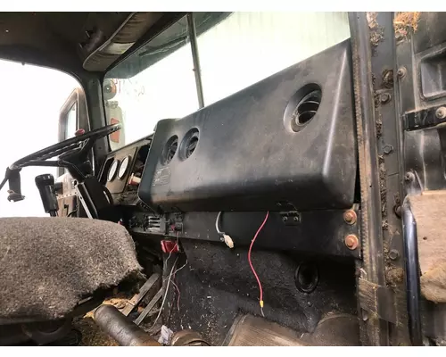 International 9300 Dash Assembly