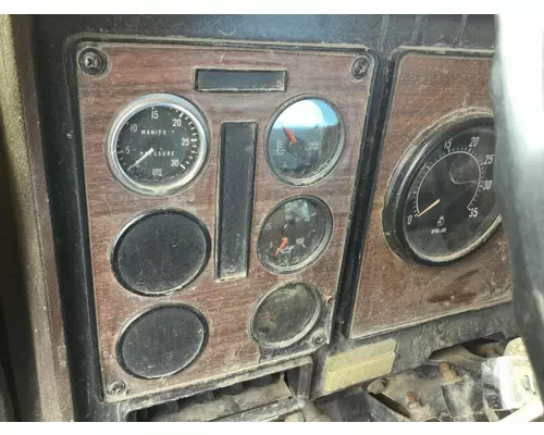 International 9300 Instrument Cluster