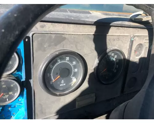 International 9300 Instrument Cluster