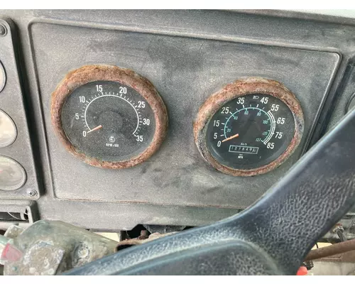 International 9300 Instrument Cluster