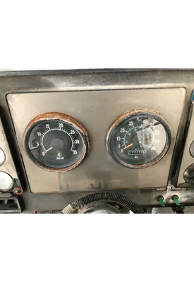 International 9300 Instrument Cluster