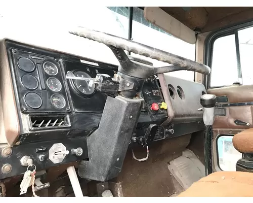 International 9300 Steering Column