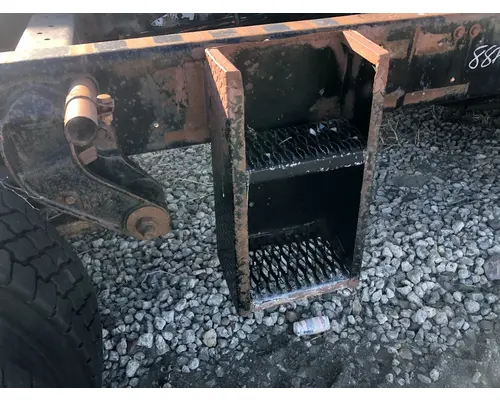 International 9300 Step (Fuel Tank, Fairing