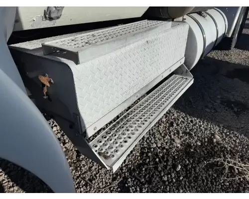 International 9400I Battery Box