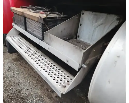 International 9400I Battery Box