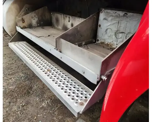 International 9400I Battery Box