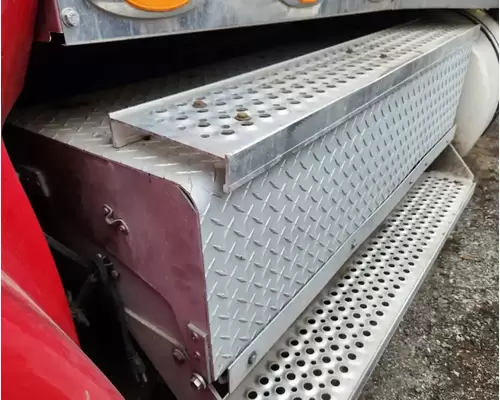 International 9400I Battery Box
