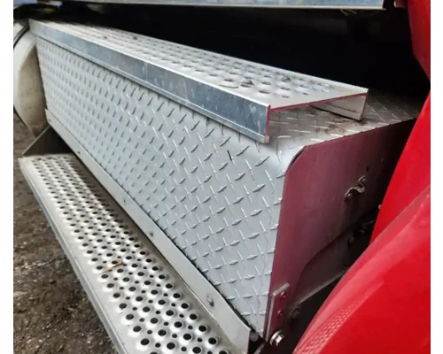 International 9400I Battery Box