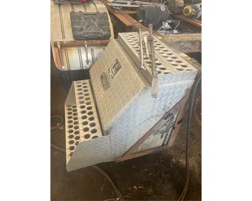 International 9400I Tool Box